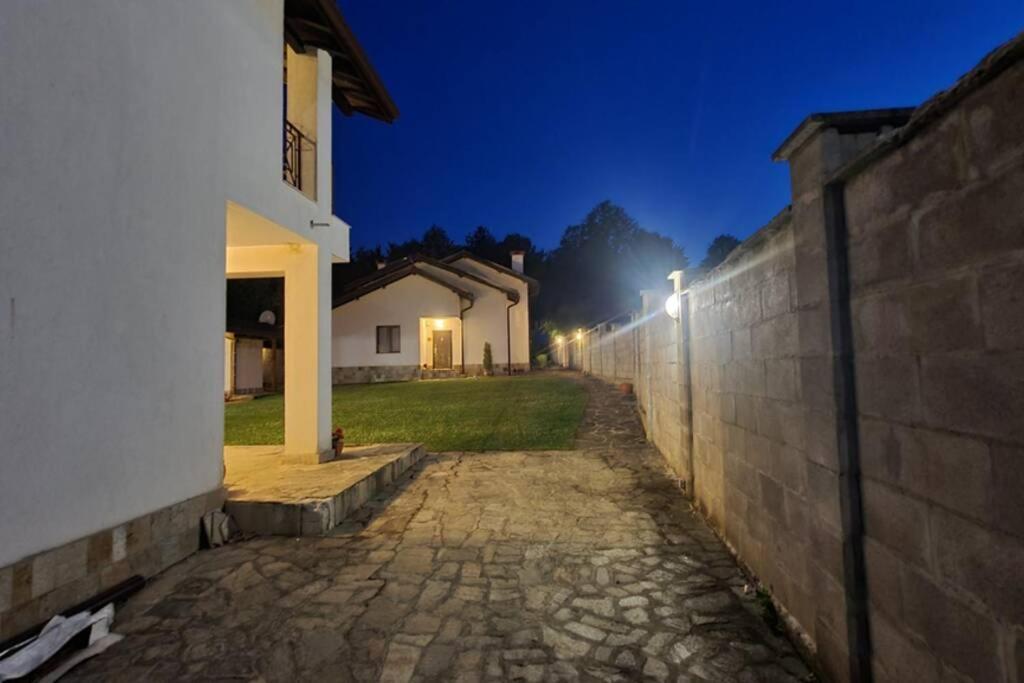Vila Двете Къщи В Планината Beli Osŭm Exteriér fotografie
