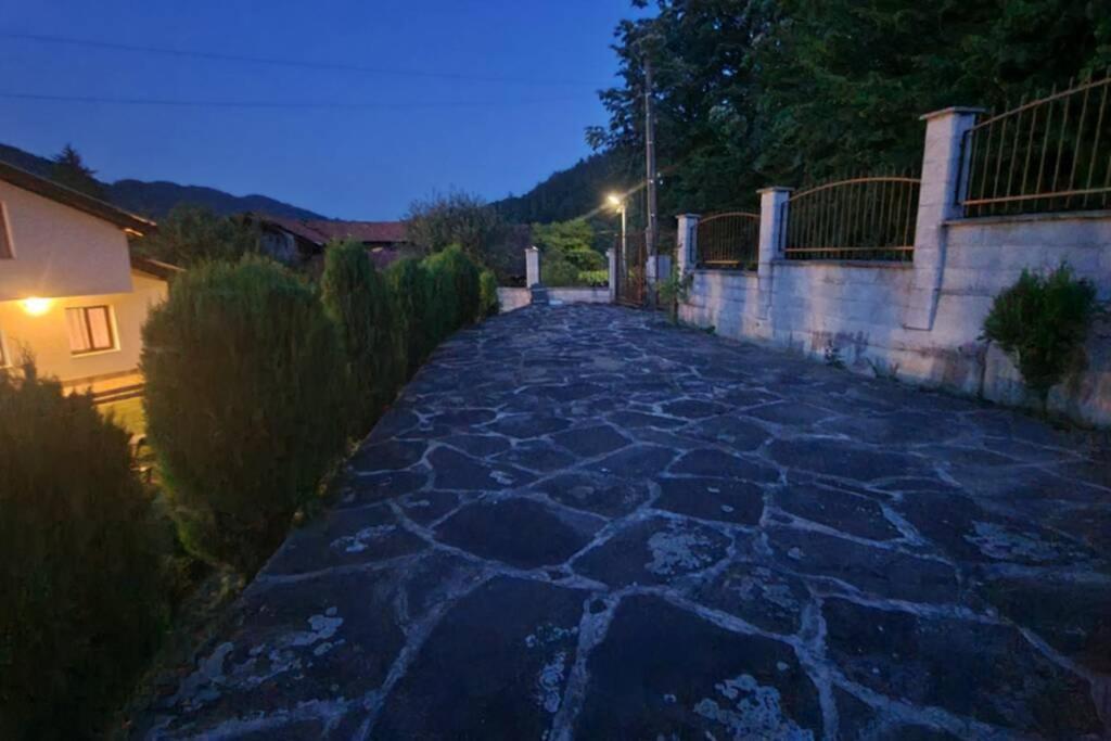 Vila Двете Къщи В Планината Beli Osŭm Exteriér fotografie