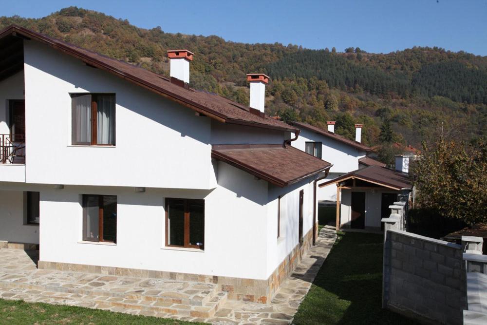 Vila Двете Къщи В Планината Beli Osŭm Exteriér fotografie